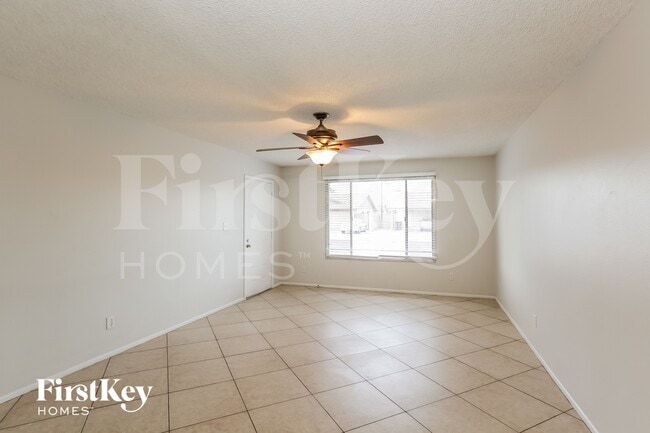 Photo - 2130 E Radcliffe Dr