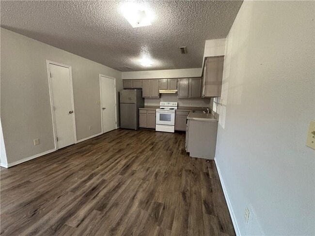 Photo - 3166 Singletree Ave