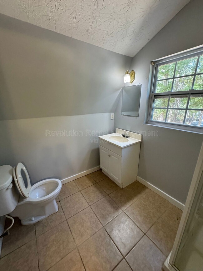 Photo - 202 Fenner Rd