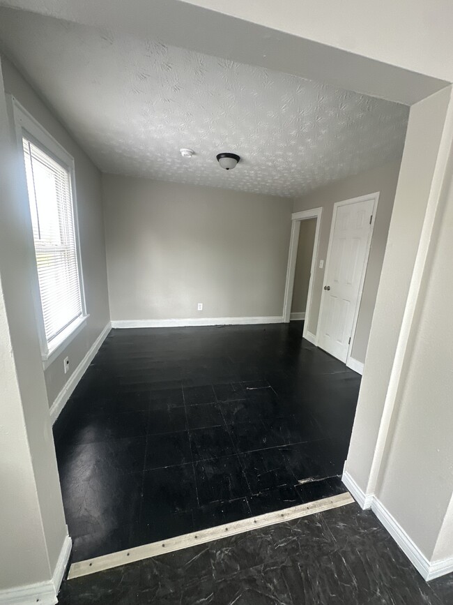 Photo - 1641 Sullivant Ave Unidad C