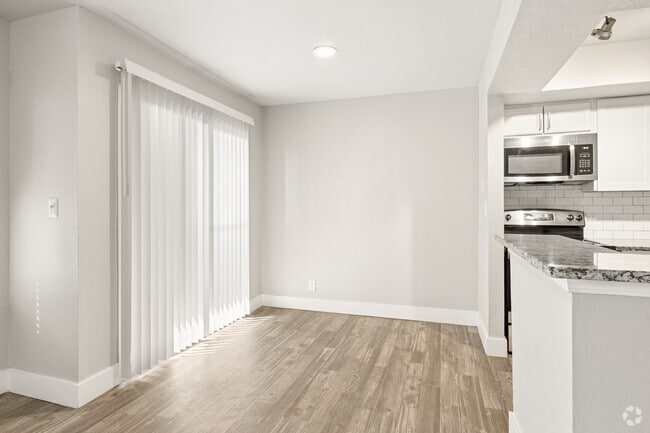 A3 1BR, 1BA - 710SF - Dining Area