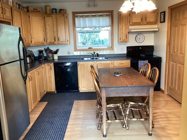 Photo - 423 S Lubec Rd