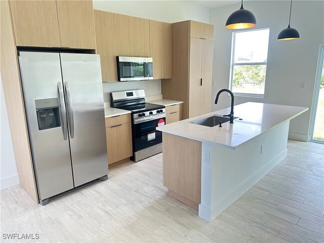 Photo - 2902 61st St W