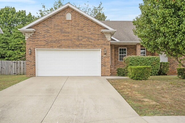 Building Photo - 717-719 E Watermill Cir Rental