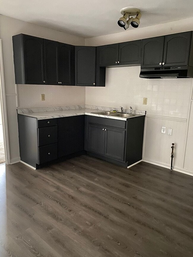 Photo - 325 Rieber Dr