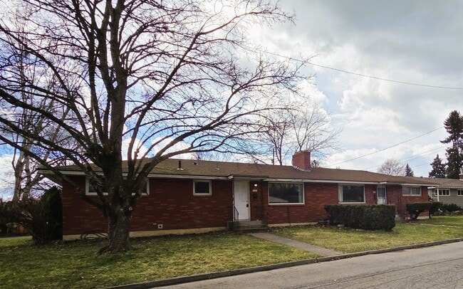 Building Photo - 1320-1320 Adeline Ave Unit 1320