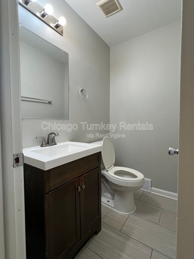 Photo - 17504 Oakwood Dr