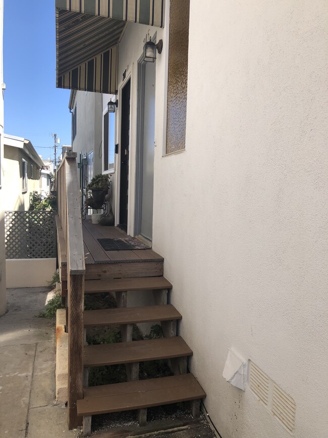 Building Photo - 207 Kelp St Rental