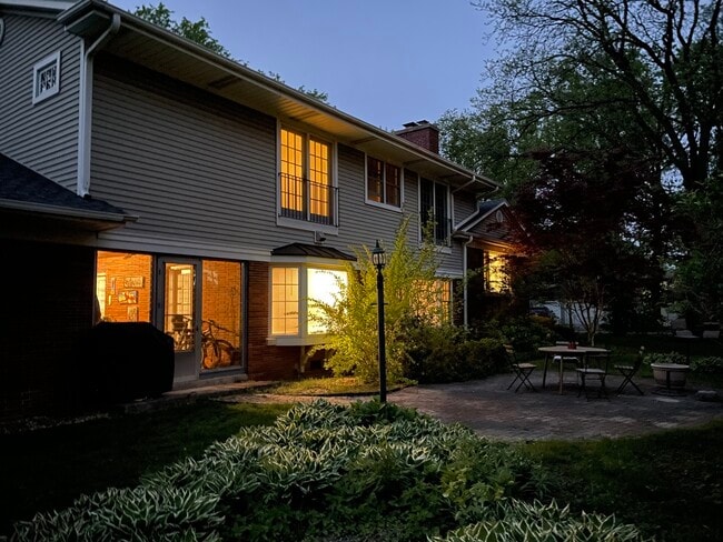 Photo - 844 Juniper Rd