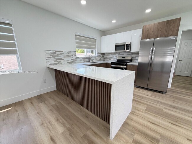 Photo - 311 SW 27th Ave Unit 317