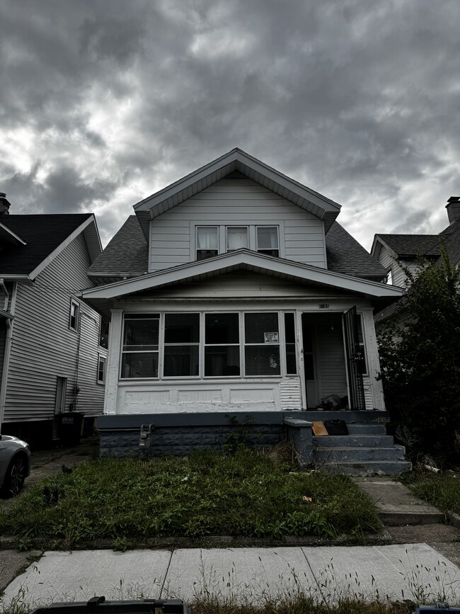 Building Photo - 2225 Academy Ave