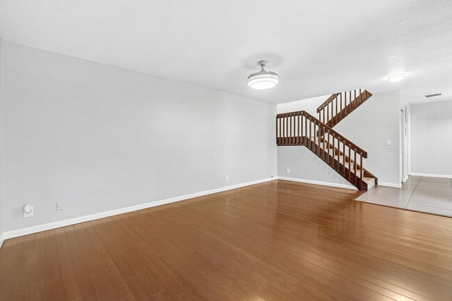 Photo - 7536 Courtyard Run E