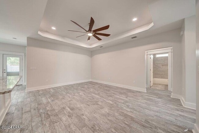 Photo - 4221 Catherine St