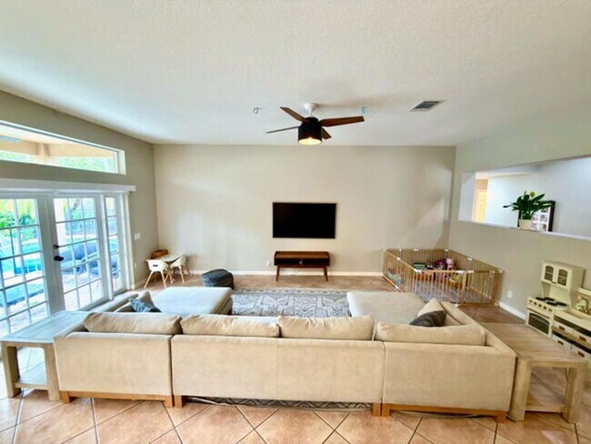 Photo - 1618 Royal Grove Way