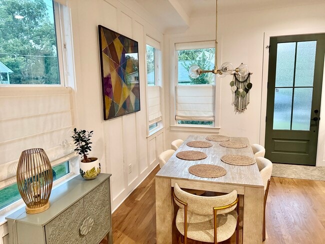 dining room - 55 Weatherby St SE