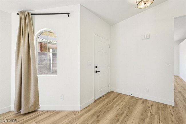 Photo - 7400 Queen Palm Dr