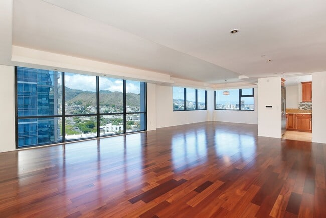 Photo - Private and Secure!! The Pinnacle Honolulu Unit 22