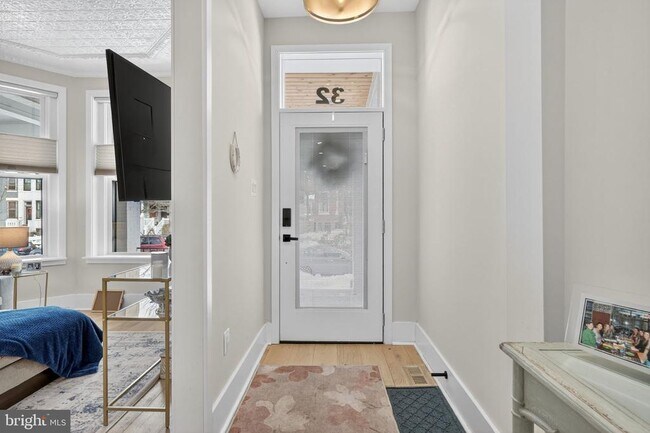 Photo - 32 Adams St NW