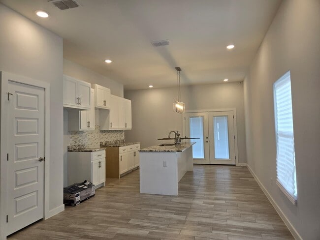 Photo - 1611 Coba Dr