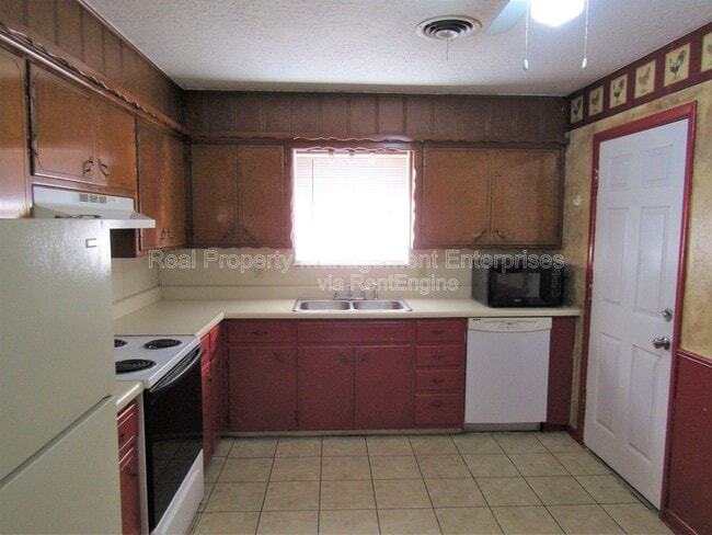 Photo - 1214 Beaumont St