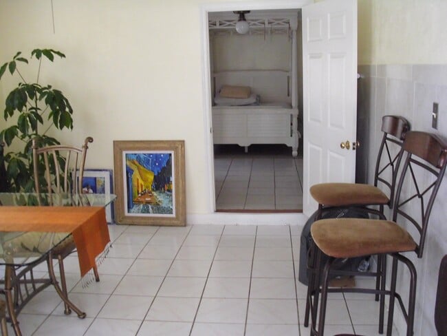 Photo - 1325 Drew St Unit upstairs