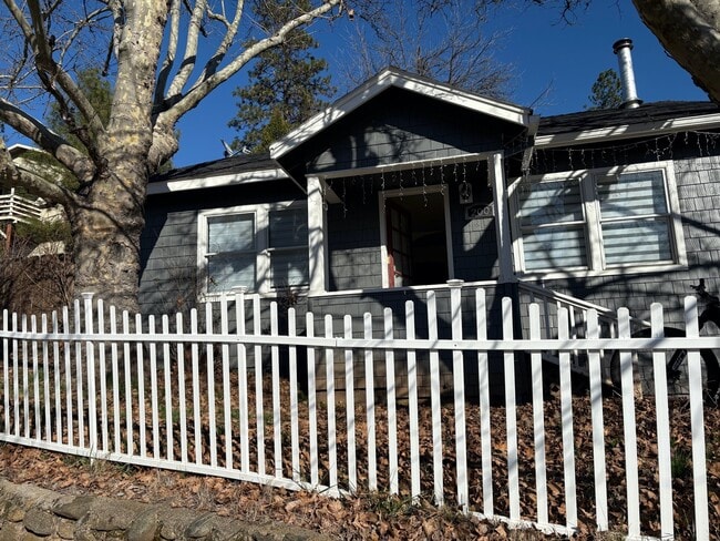 Photo - 200 Taylor St