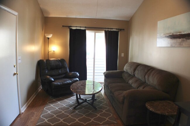 Building Photo - 1324 Bradley Dr