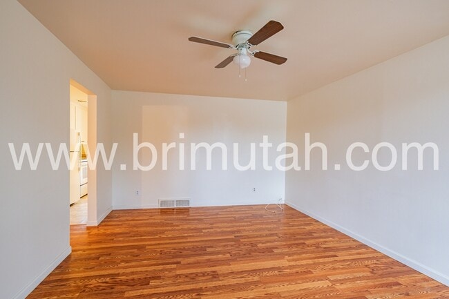 Photo - 3953-3955 Alberly Way