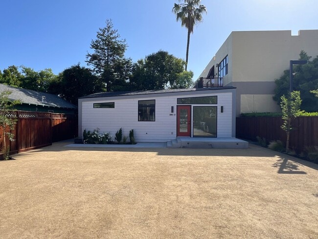 Building Photo - 396 N 2nd St Unit 396 N 2nd St #2 -ADU