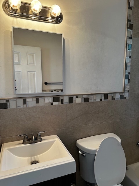 Upgraded bathroom - 5501 SW 32nd Ct Unit North