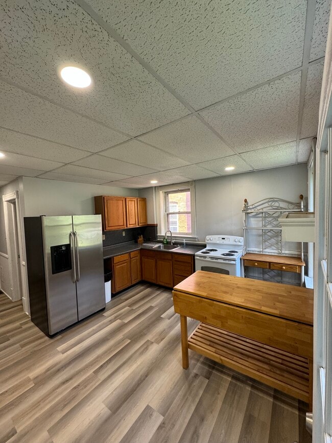 Building Photo - 238 11th St Unit First Floor