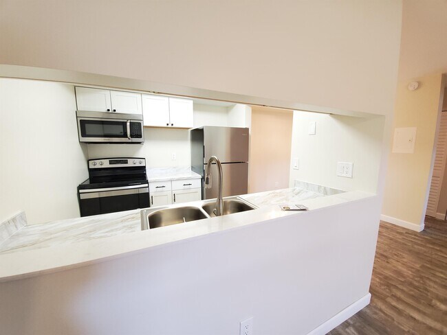 Photo - 6040 Shaker Wood Cir