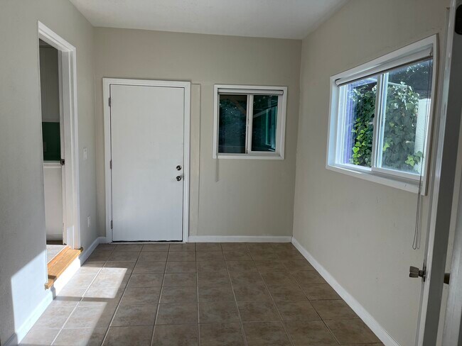 Photo - 5024 Calderon Rd