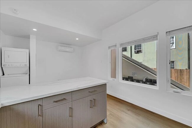 Photo - 753 N Washington Pl Unit 836