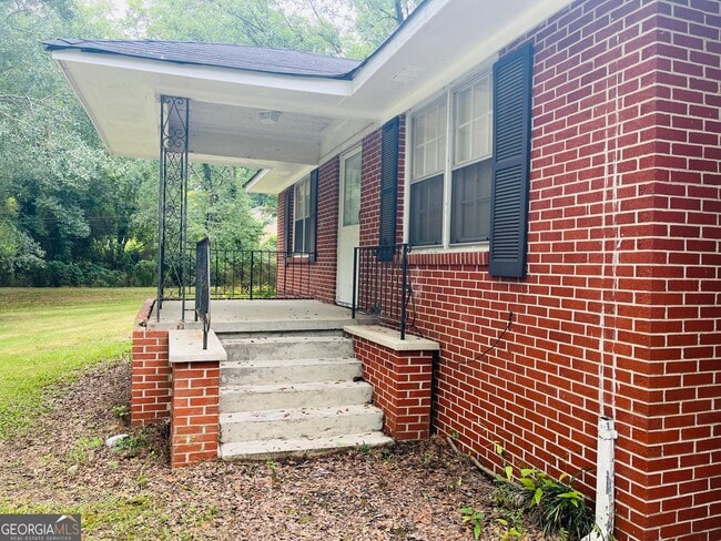 Photo - 5885 Feldwood Rd