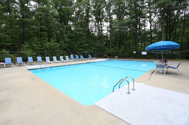 Swimming Pool - Redwood Hills