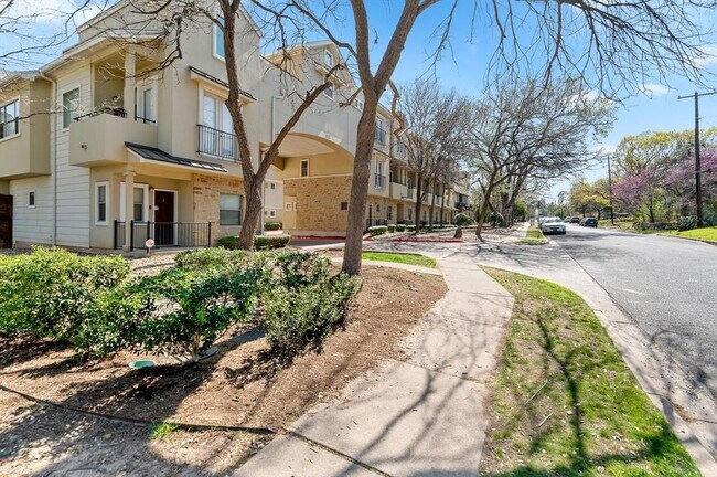 Photo - 1115 Kinney Ave Condo Unit 26