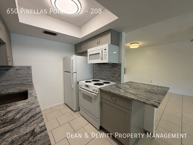 Photo - 650 Pinellas Point Dr S Unit 208