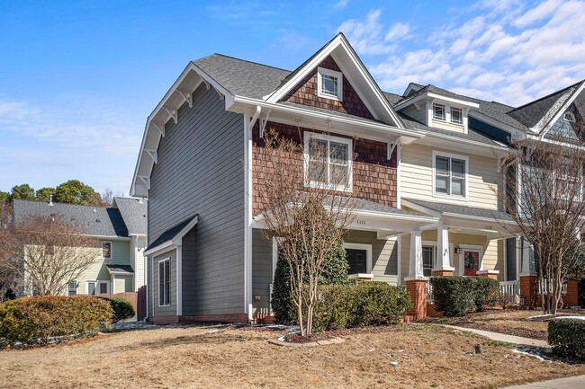 ADORALBE AND COZY-Come see this townhome i... - ADORALBE AND COZY-Come see this townhome i...