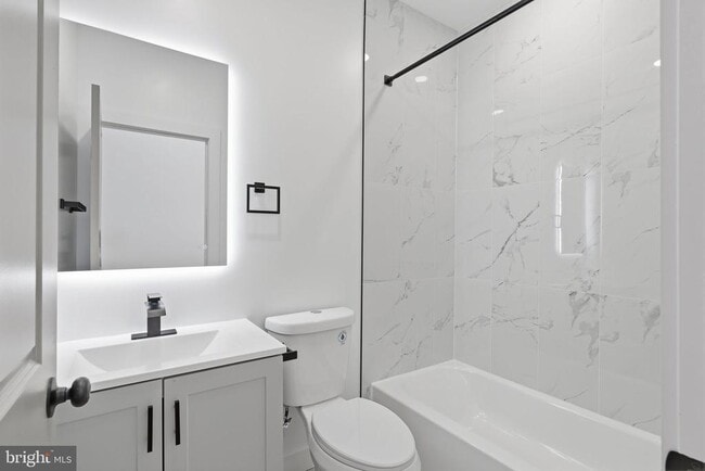 Photo - 65 Oaktree Dr