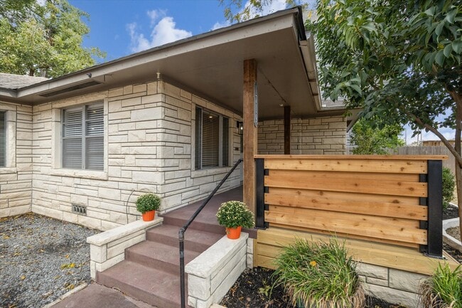 Photo - 1719 W 23rd St