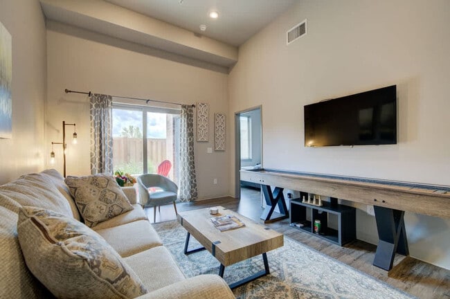 Building Photo - 2210 Remington Way Unit FL1-ID1339971P