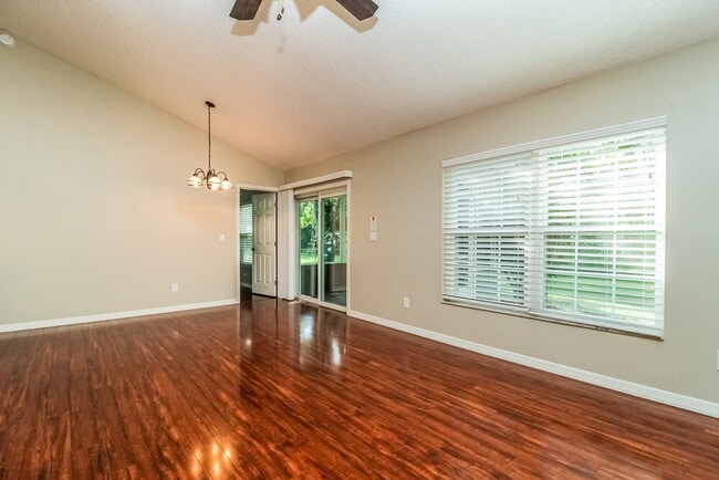 1215 Creek Woods Cir