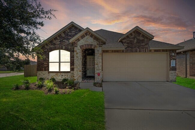 Building Photo - 23703 Giardini Dr