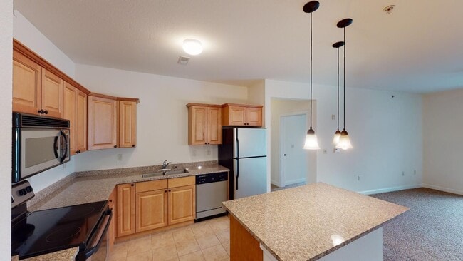 Photo - Delafield Lakes Apartments