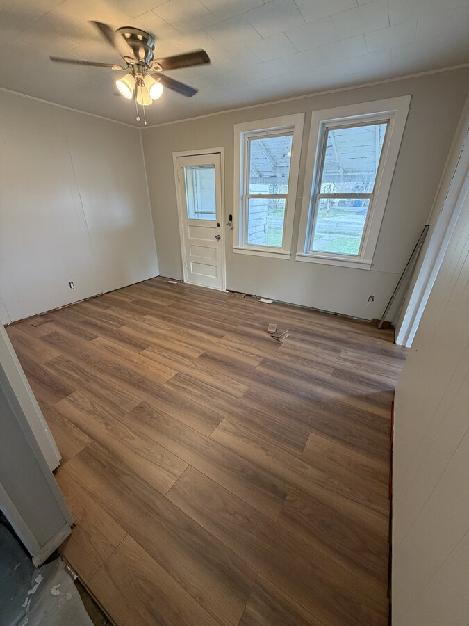 Photo - 913 Farnsworth Rd Unit C