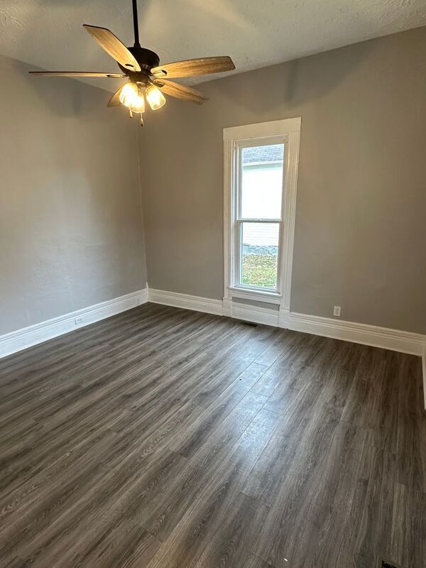 Photo - 1112 E Locust St