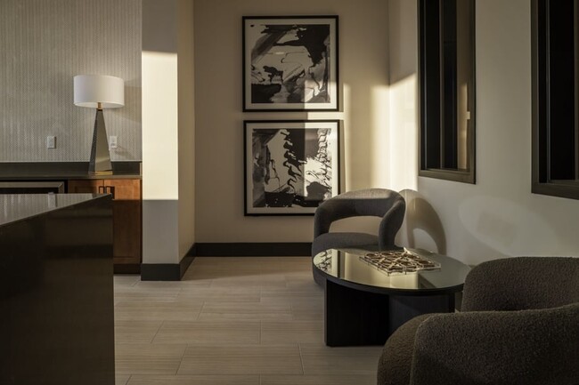 Photo - Broadmoor168