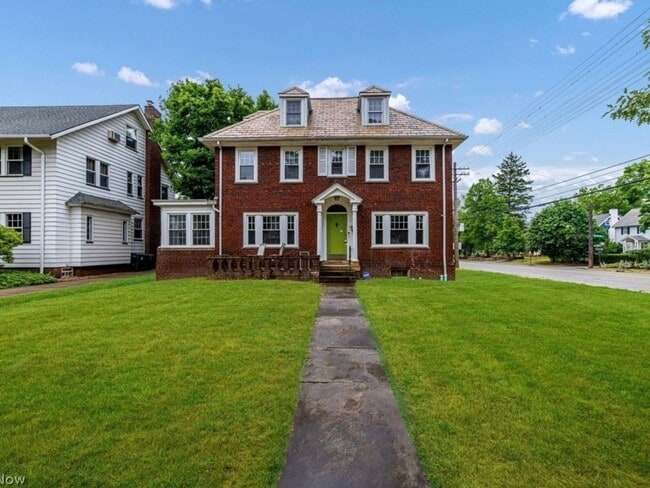 Building Photo - 2156 N St James Pkwy Rental
