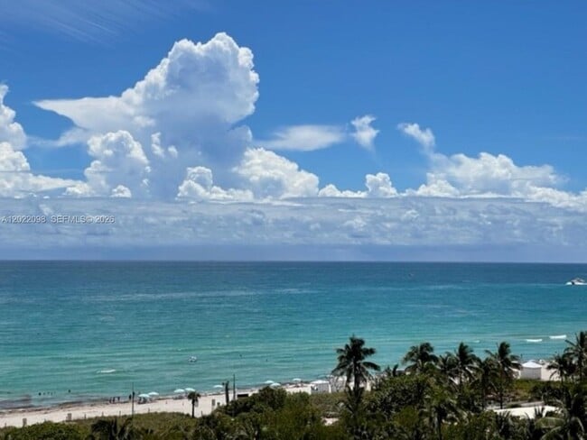 Building Photo - 5313 Collins Ave Unit 1004